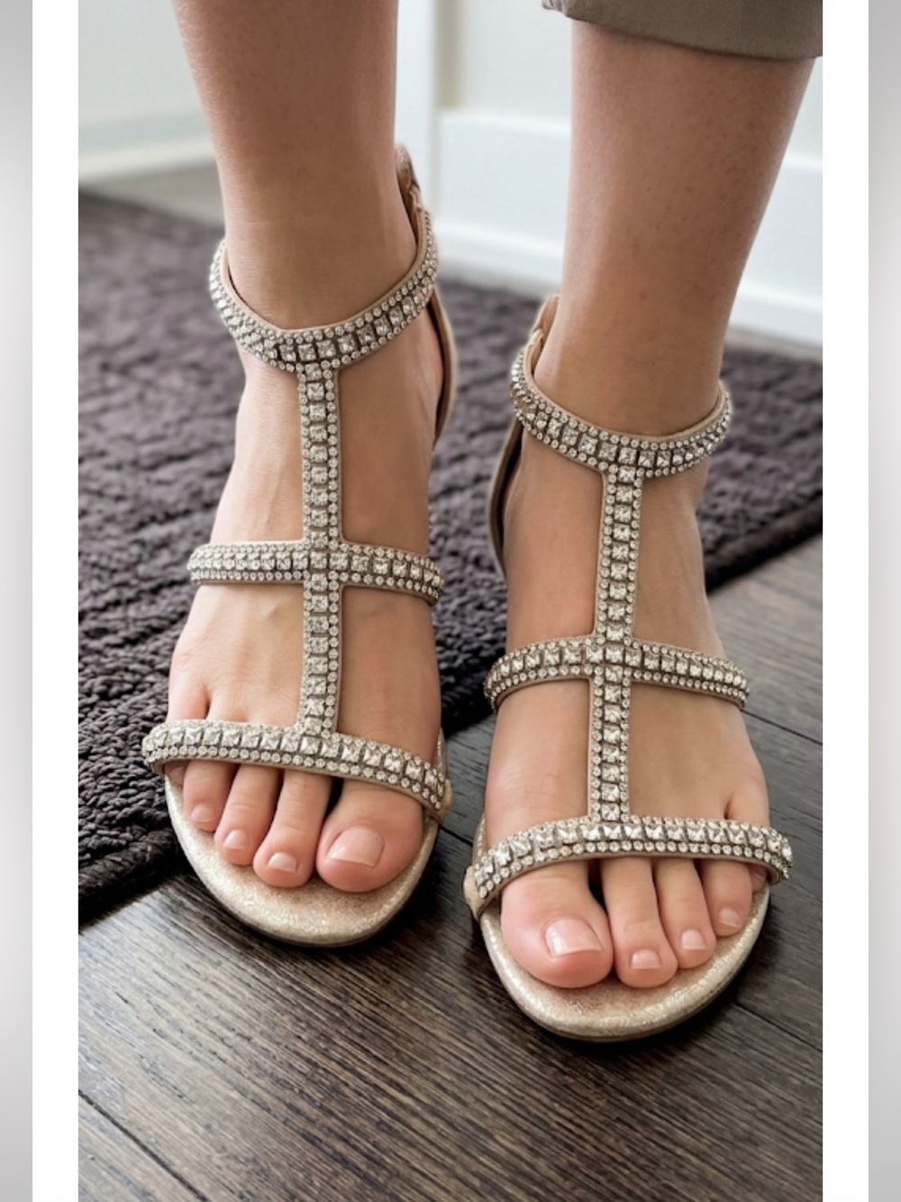 Vince camuto sandals size 8
